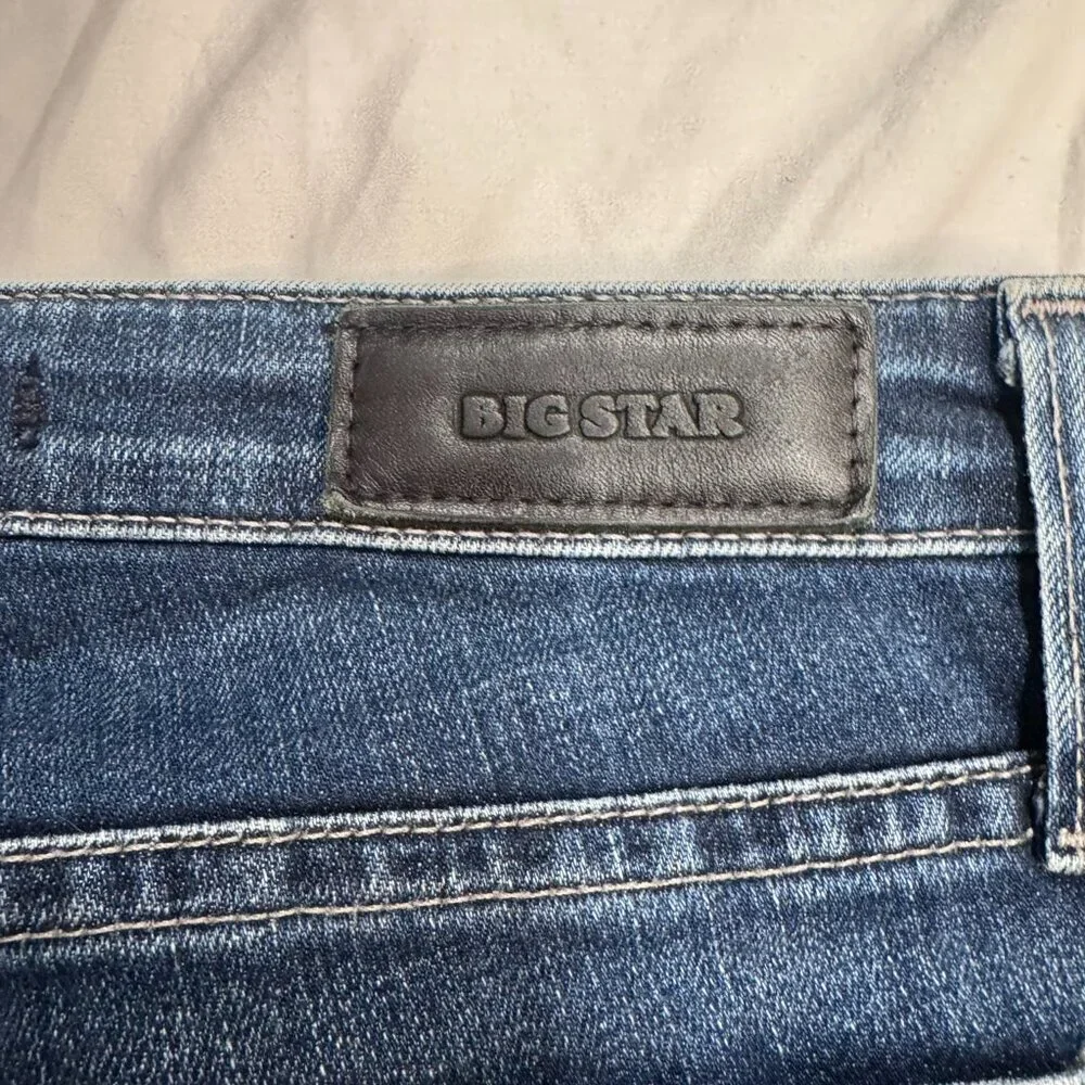 EUC Big Star Brigette Slim Straight Jeans 26R Medium Wash Raw Hem